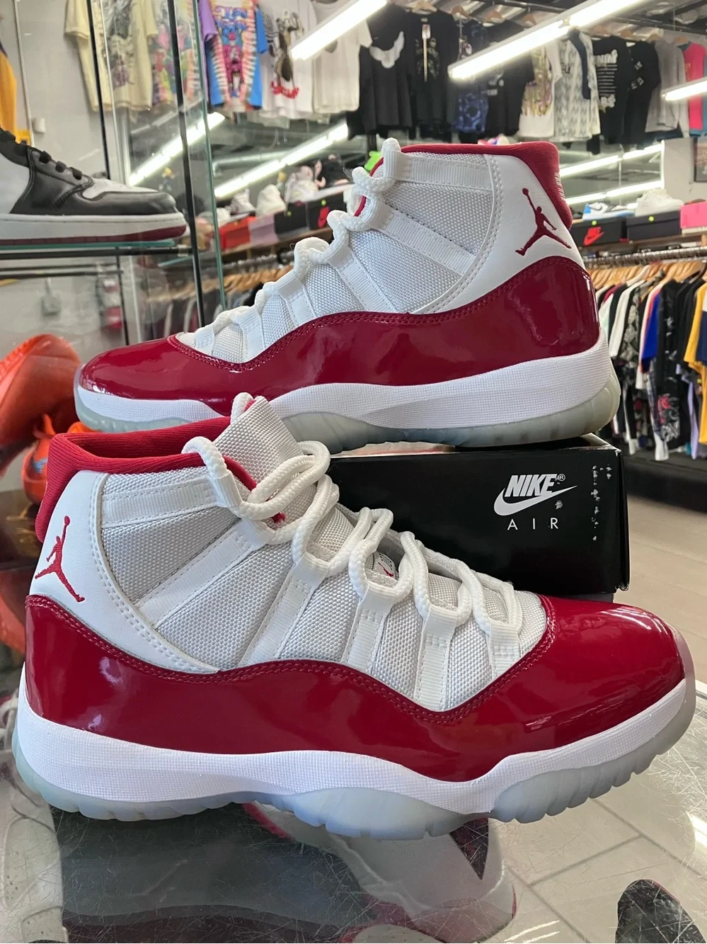 Air Jordan 11 Retro Cherry Size 7.5